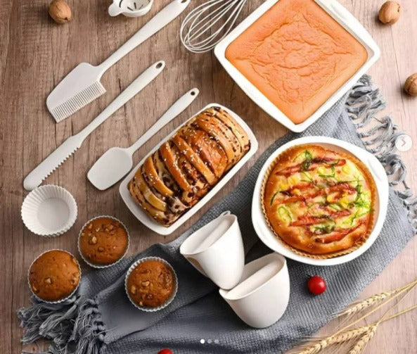 Set de repostería ESENEA con pan, magdalenas y tarta